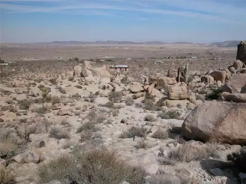9 Stoney Crest Rd, Joshua Tree, CA 92252