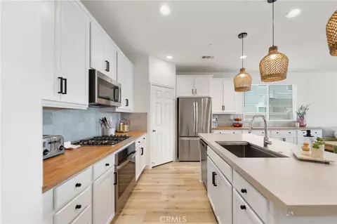 Kitchen - 39511 Verbena Way, Temecula, CA 92591 photo 1 of 1