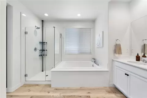 Bath - 39511 Verbena Way, Temecula, CA 92591 photo 1 of 2