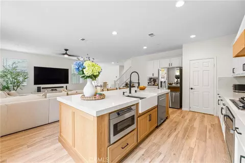 Kitchen - 39490 Verbena Way, Temecula, CA 92591 photo 3 of 5