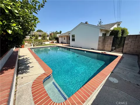 Exterior - 543 E Comstock, Glendora, CA 91741 photo 10 of 11