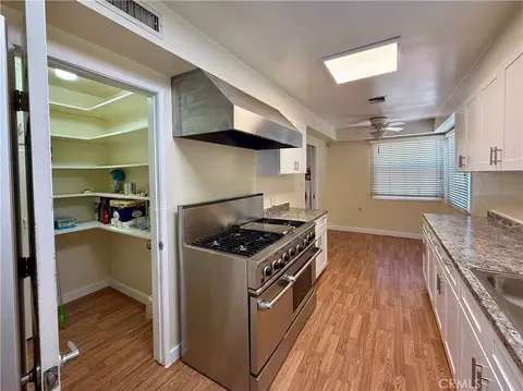 Kitchen - 543 E Comstock, Glendora, CA 91741 photo 3 of 5