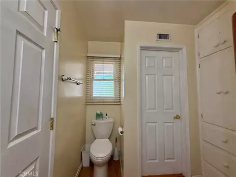Bath - 543 E Comstock, Glendora, CA 91741 photo 2 of 7