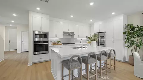 2038 Pyrenes Pl, Santa Paula, CA 93060