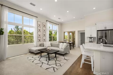 208 Rose Arch, Irvine, CA 92620