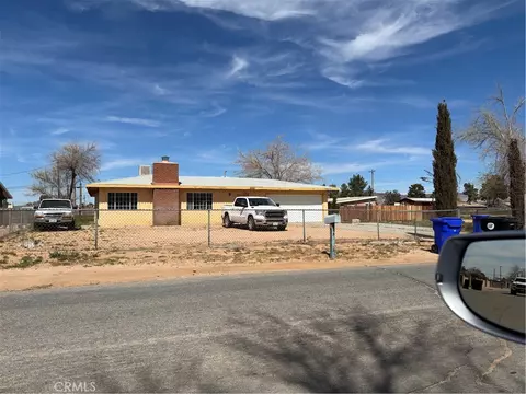 21898 Arapahoe Ave, Apple Valley, CA 92307
