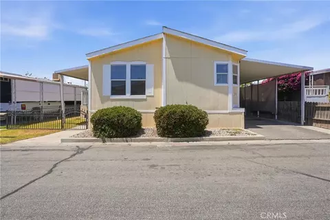 203 Dogwood Ln, Bakersfield, CA 93308