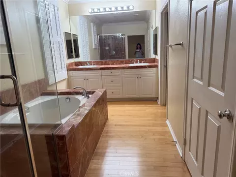 Bath - 31 Regal, Irvine, CA 92620 photo 4 of 6