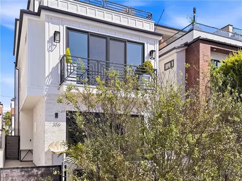 306 3rd St, Huntington Beach, CA 92648