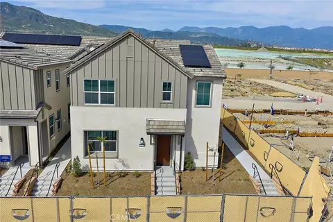 16583 Bottlebrush Ln #2, Fontana, CA 92336