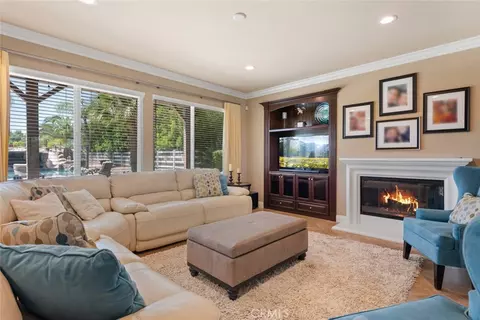 Living - 25763 Beth, Menifee, CA 92584 photo 4 of 5