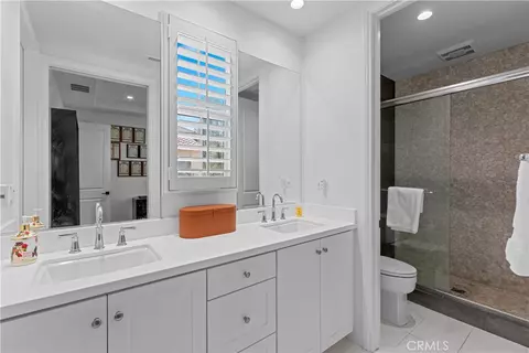 Bath - 104 Quill, Irvine, CA 92620 photo 5 of 5