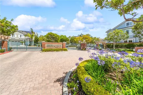 20851 Cabrillo Ln, Huntington Beach, CA 92646