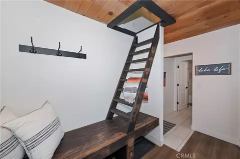 Entry Way - 24601 Geneva Dr, Crestline, CA 92325 photo 2 of 3