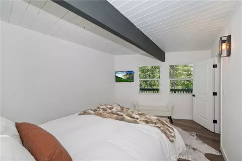 Bedroom - 24601 Geneva Dr, Crestline, CA 92325 photo 2 of 3