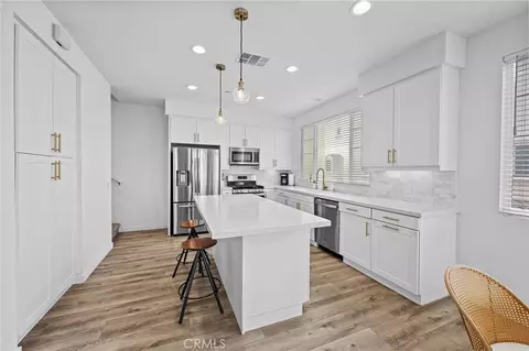 322 Ford Rd, Costa Mesa, CA 92627
