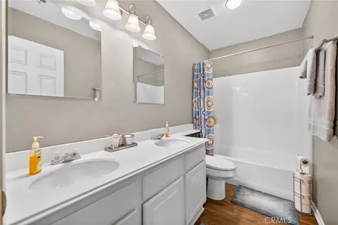Bath - 807 Lomond, Riverside, CA 92508 photo 3 of 3