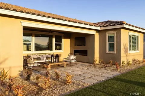 Exterior - 4064 Saddle Dr, Palmdale, CA 93551 photo 4 of 7