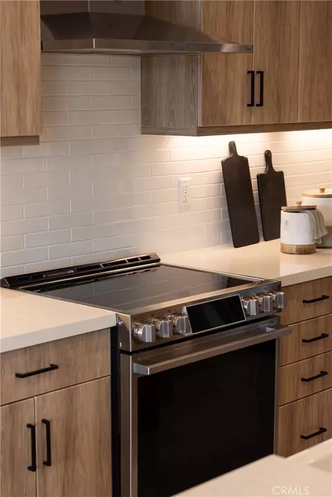 Kitchen - 4064 Saddle Dr, Palmdale, CA 93551 photo 5 of 8