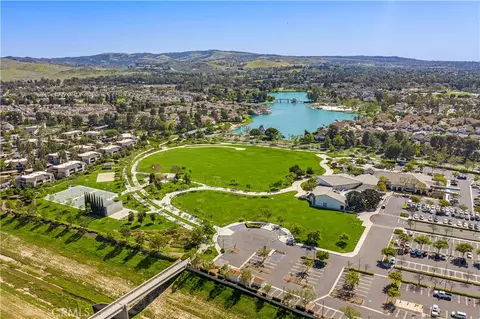 View/Area - 492 E Yale Loop, Irvine, CA 92614 photo 9 of 10