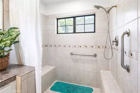 Bath - 492 E Yale Loop, Irvine, CA 92614 photo 4 of 4