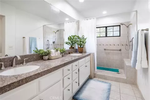 Bath - 492 E Yale Loop, Irvine, CA 92614 photo 3 of 4