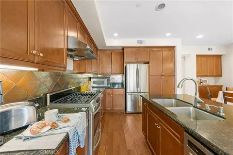 Kitchen - 80 Full Moon, Irvine, CA 92618 photo 2 of 2