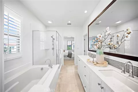 Bath - 124 Gulfstream, Irvine, CA 92620 photo 2 of 2