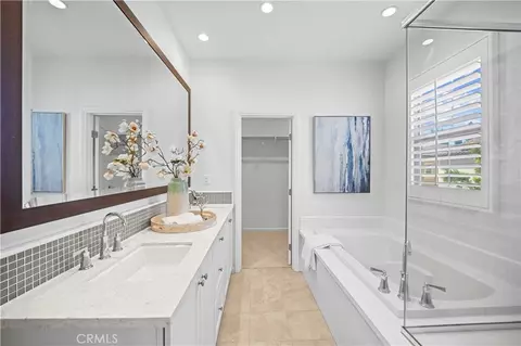 Bath - 124 Gulfstream, Irvine, CA 92620 photo 1 of 2
