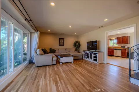 13791 Pasadena, North Tustin, CA 92705