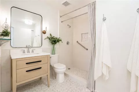 Bath - 5 Silvertide, Dana Point, CA 92629 photo 5 of 5