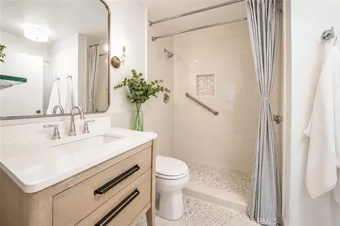 Bath - 5 Silvertide, Dana Point, CA 92629 photo 4 of 5