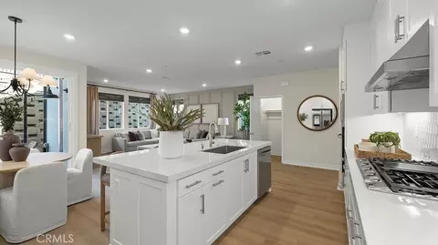 1990 Pyrenes Pl, Santa Paula, CA 93060