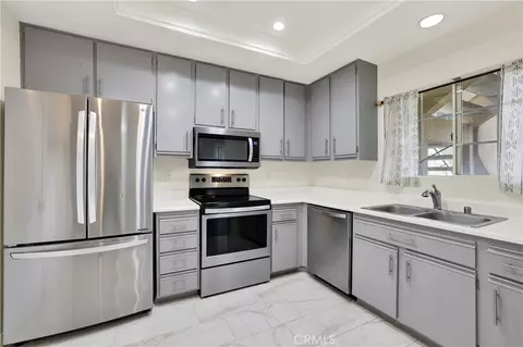 Kitchen - 154 Gallery, Tustin, CA 92782 photo 2 of 2