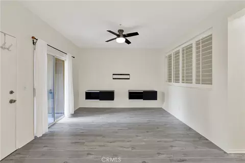 Living - 154 Gallery, Tustin, CA 92782 photo 4 of 4