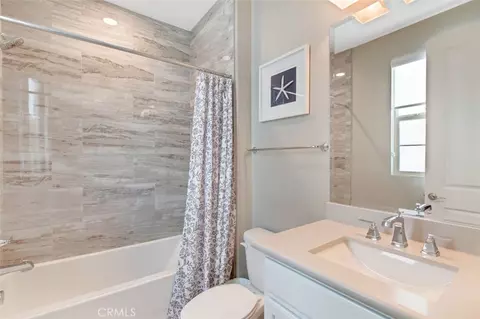 Bath - 60 Dunmore, Irvine, CA 92620 photo 5 of 6