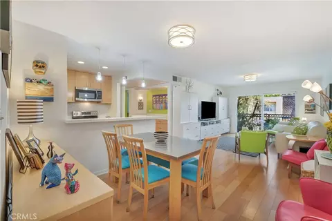 5257 Radford Ave #209, Valley Village, CA 91607