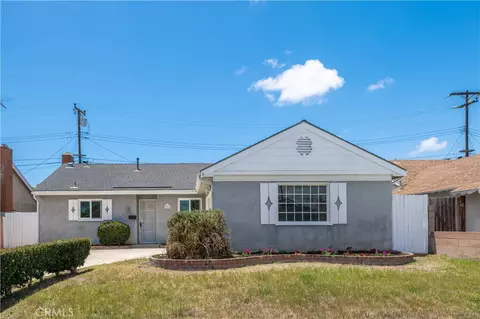 17081 Kampen Ln, Huntington Beach, CA 92647