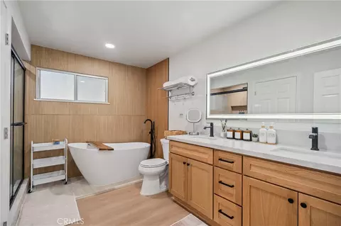 Bath - 41735 Comstock, Big Bear Lake, CA 92315 photo 1 of 6