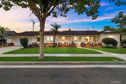 1901 N Greenbrier St, Santa Ana, CA 92706
