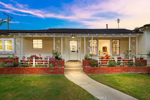 1901 N Greenbrier St, Santa Ana, CA 92706