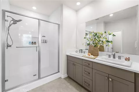 Bath - 236 Keeper Dr, Irvine, CA 92618 photo 2 of 3