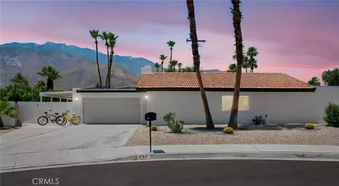 767 El Escudero, Palm Springs, CA 92262