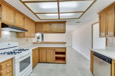 Kitchen - 9205 9th, Hesperia, CA 92345 photo 6 of 6