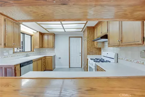 Kitchen - 9205 9th, Hesperia, CA 92345 photo 4 of 6