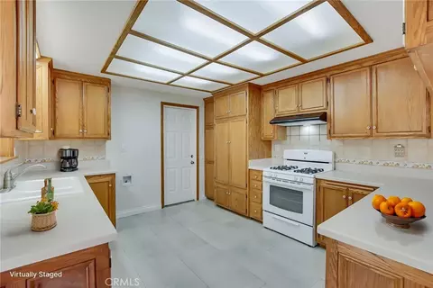 Kitchen - 9205 9th, Hesperia, CA 92345 photo 1 of 6