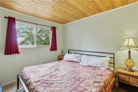 Bedroom - 1170 Klondike, Lake Arrowhead, CA 92352 photo 1 of 3