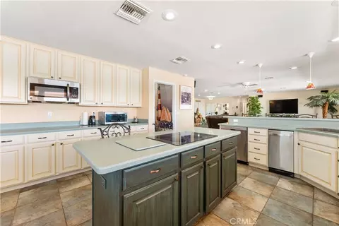 Kitchen - 7575 Rio Vis, Big River, CA 92242 photo 4 of 7