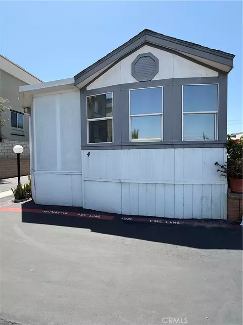 1660 Whittier Ave #4, Costa Mesa, CA 92627