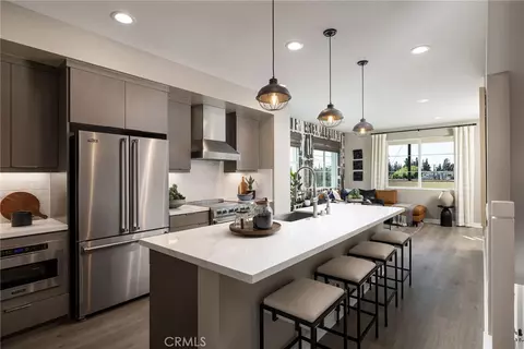 166 E Whittier Blvd, La Habra, CA 90631